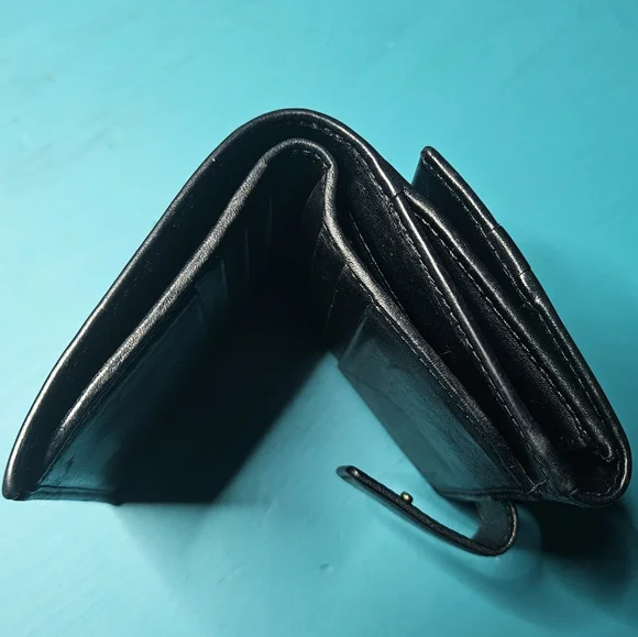 Gucci Wallet - Picture 8 of 14